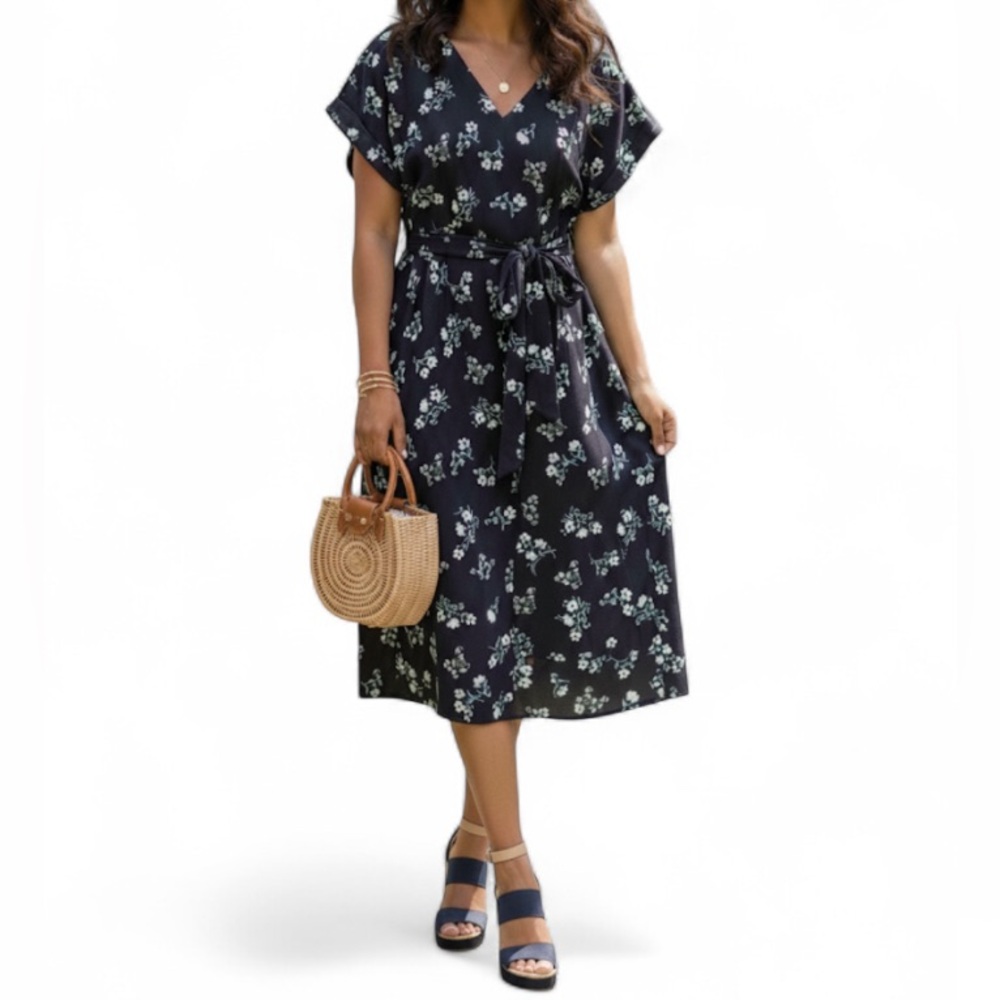Suzy Shier Floral Dress | Size L